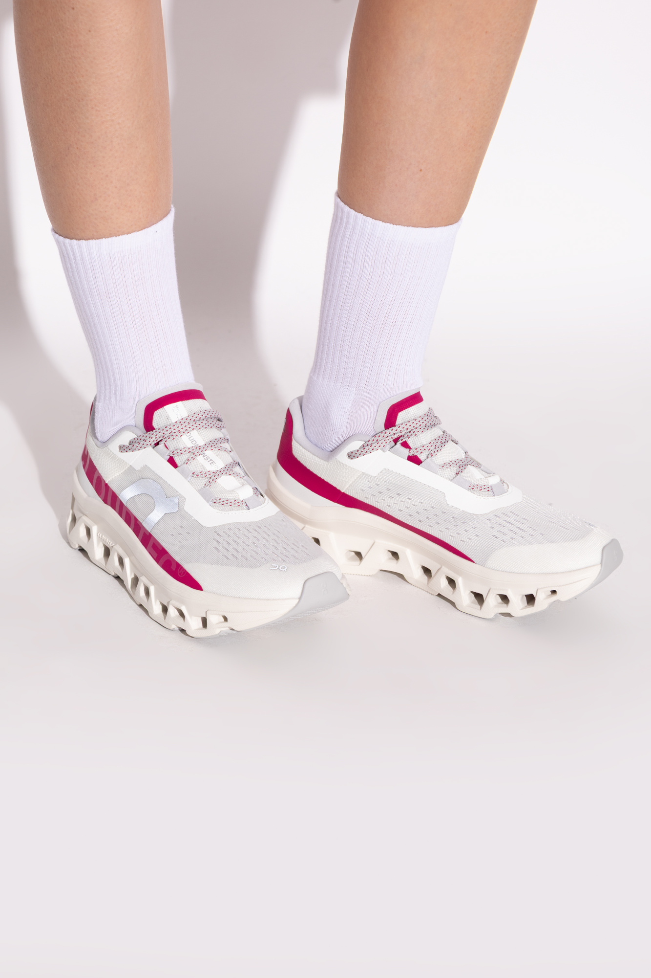 몬  ページ Women's Cloudmonster | Beige & Grey | On Japan